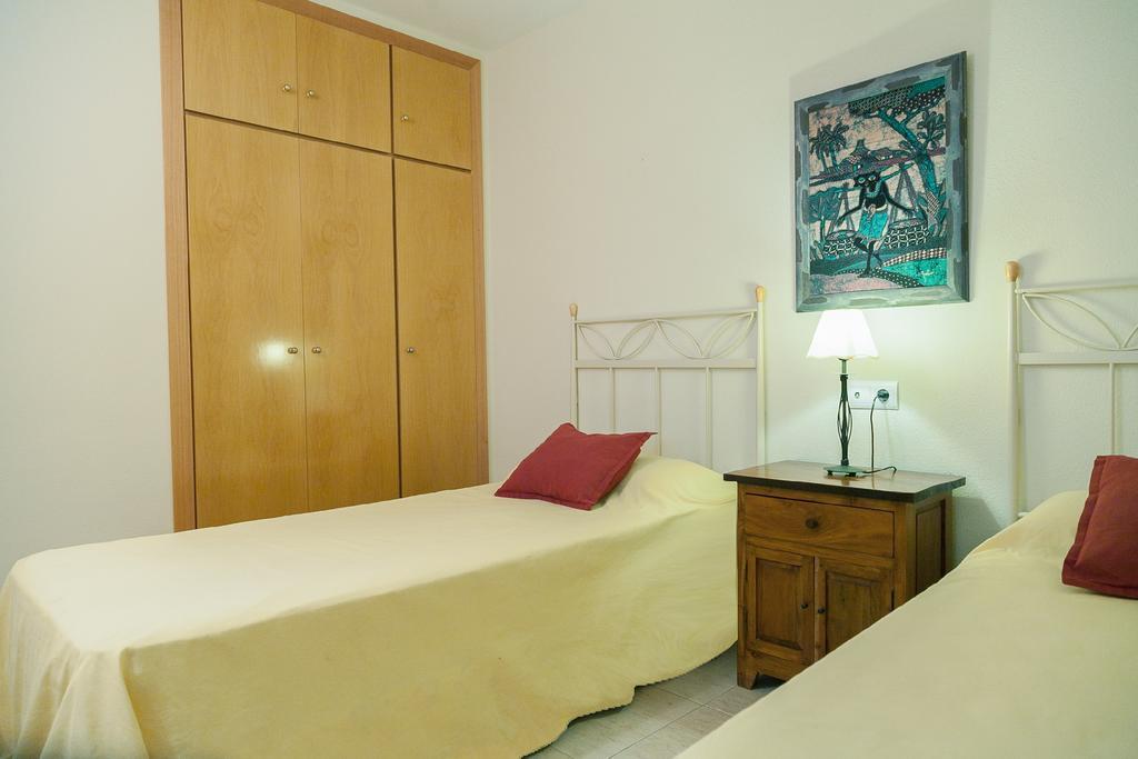 Uhc Costa Linda Family Complex Apartment Hospitalet De L'Infant Luaran gambar