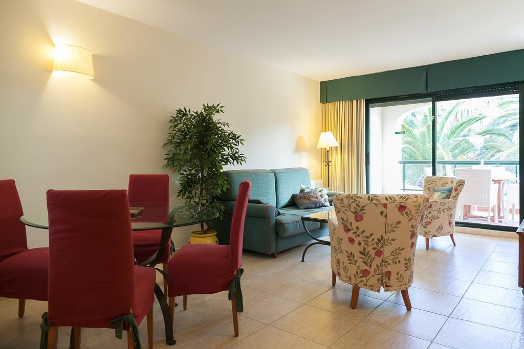 Uhc Costa Linda Family Complex Apartment Hospitalet De L'Infant Luaran gambar